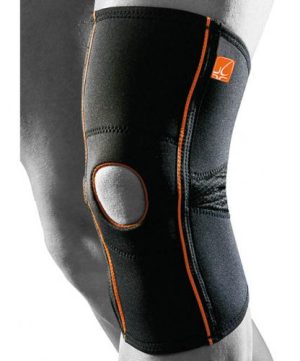 Knäskydd g63 med stöd för knä och knäskål.