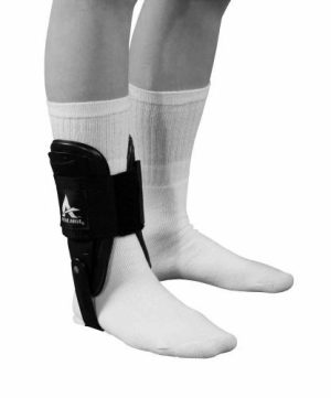 Fotledsskydd som tillåter rörlighet men ger stöd av fotleden i idrott